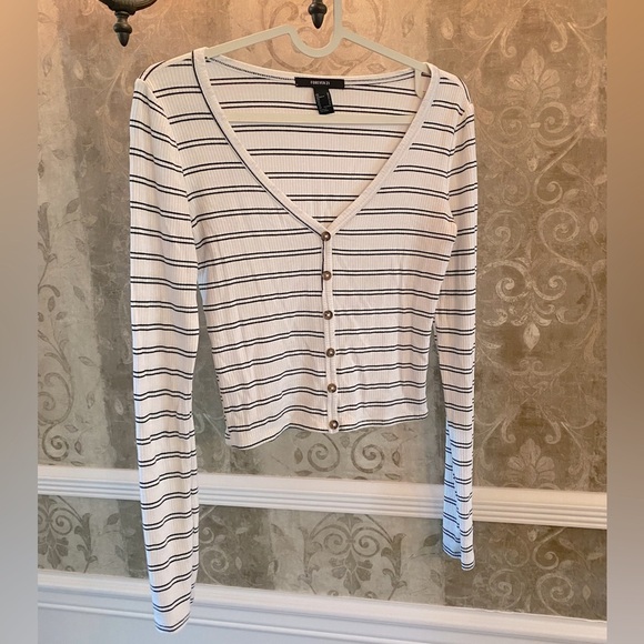 Forever 21 Button Down cardigan - Picture 1 of 3